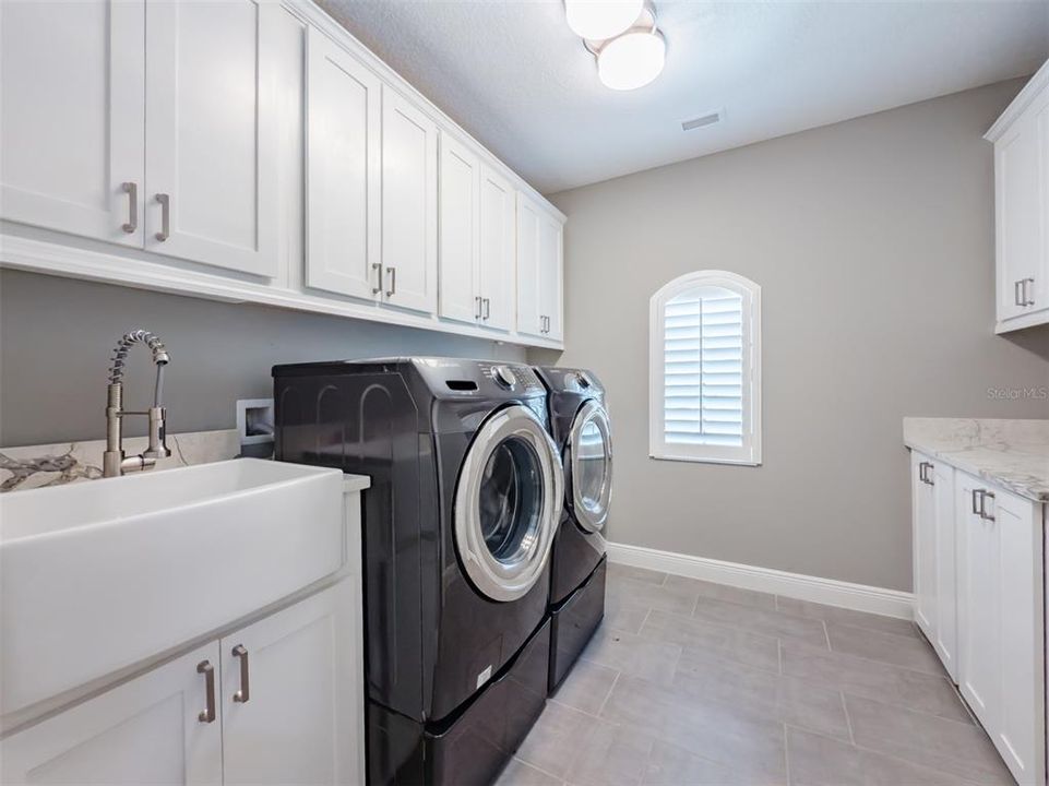 Active With Contract: $1,025,000 (5 beds, 4 baths, 4218 Square Feet)