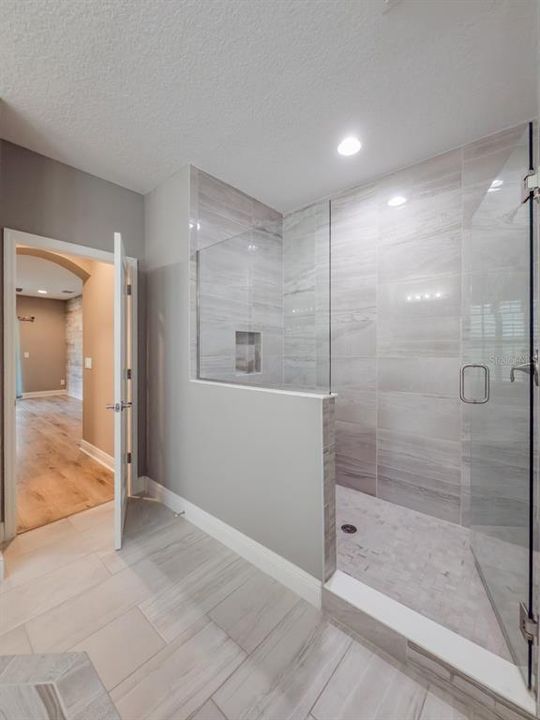 Active With Contract: $1,025,000 (5 beds, 4 baths, 4218 Square Feet)