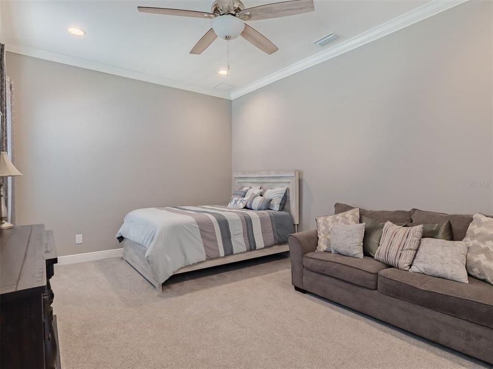 Active With Contract: $1,025,000 (5 beds, 4 baths, 4218 Square Feet)