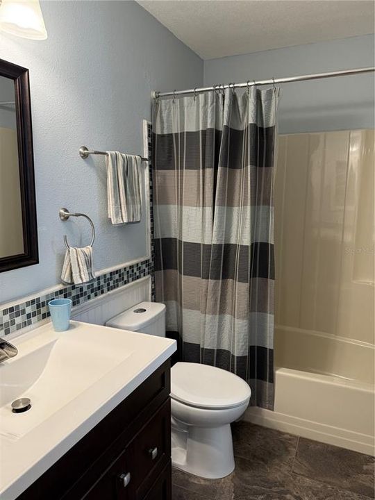 Active With Contract: $132,000 (1 beds, 1 baths, 616 Square Feet)