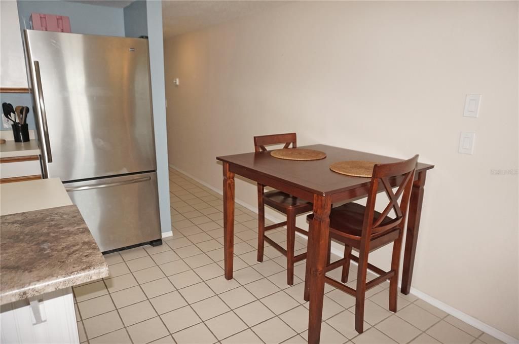 Active With Contract: $132,000 (1 beds, 1 baths, 616 Square Feet)