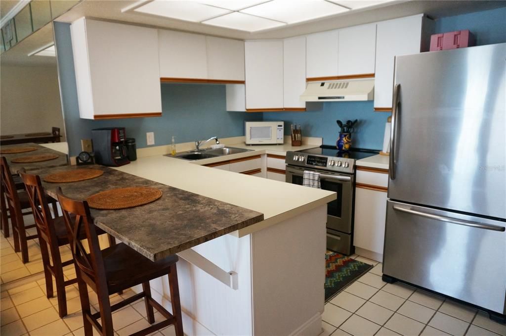 Active With Contract: $132,000 (1 beds, 1 baths, 616 Square Feet)