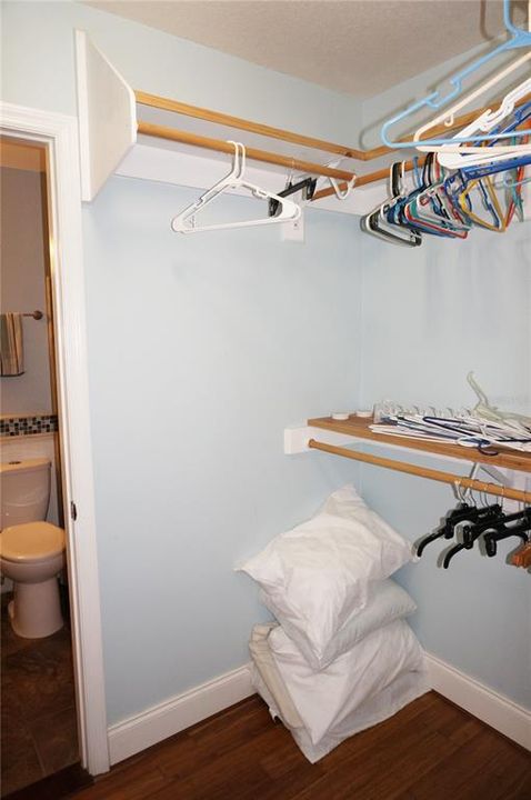 Active With Contract: $132,000 (1 beds, 1 baths, 616 Square Feet)