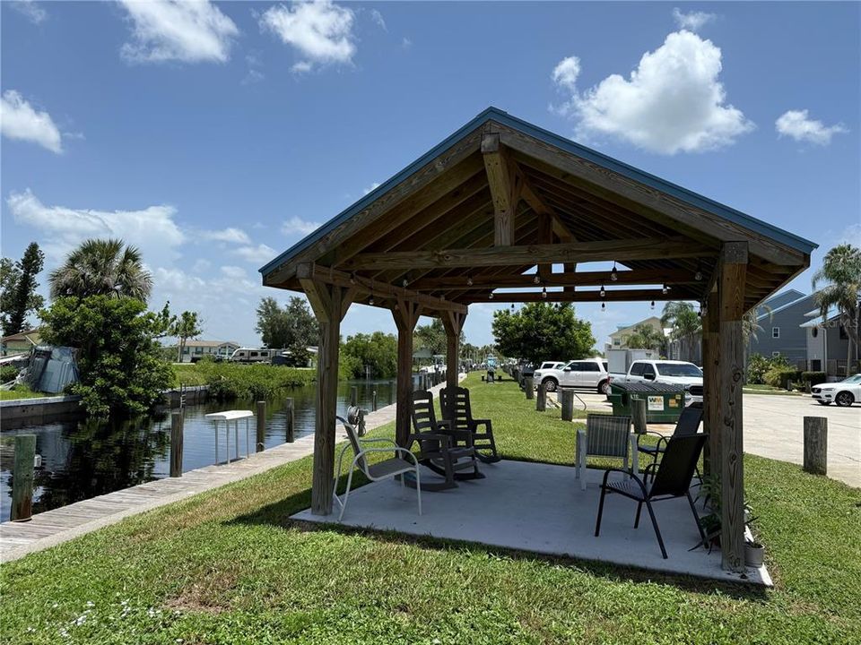 Active With Contract: $132,000 (1 beds, 1 baths, 616 Square Feet)