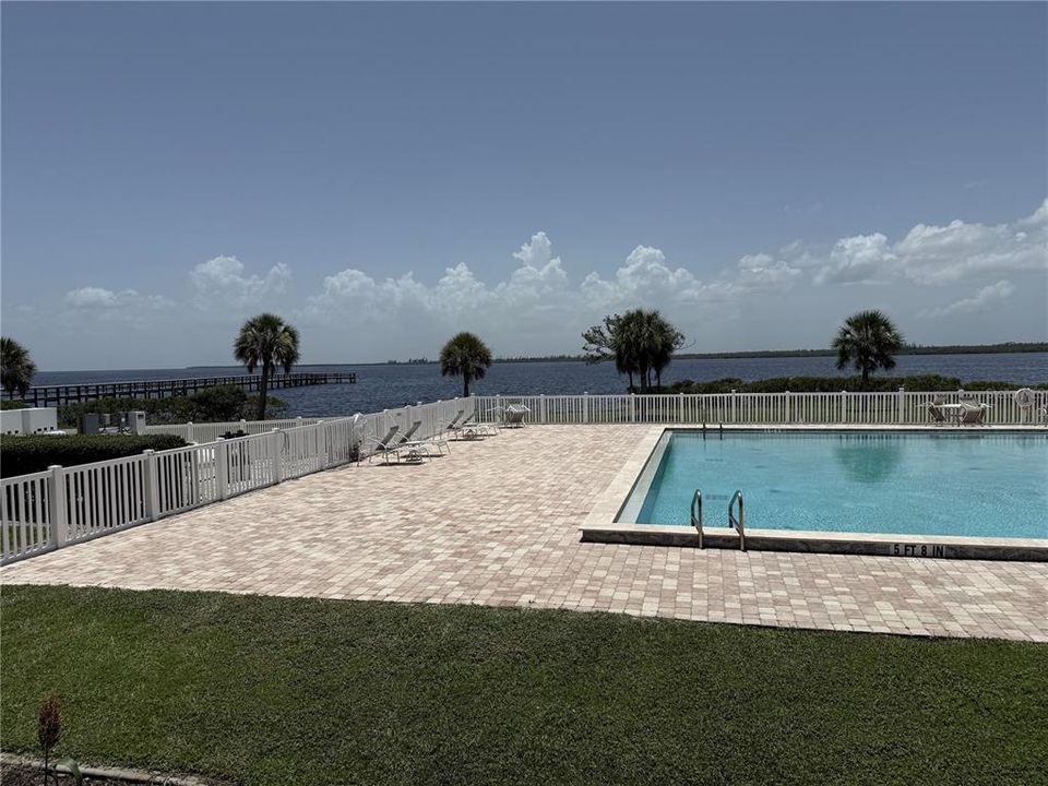 Active With Contract: $132,000 (1 beds, 1 baths, 616 Square Feet)