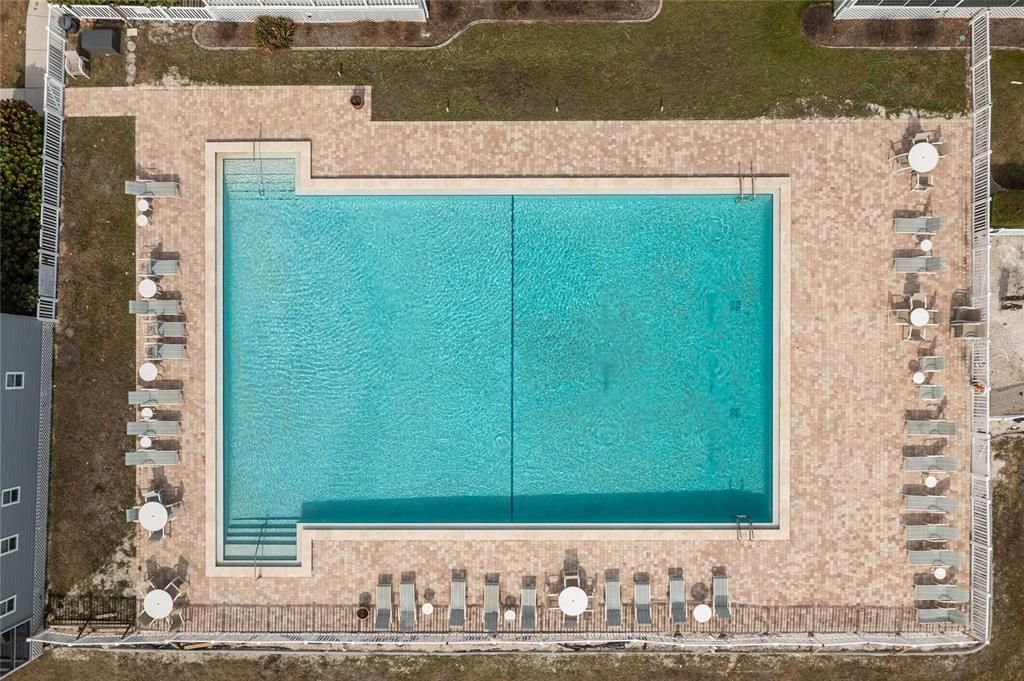 Active With Contract: $132,000 (1 beds, 1 baths, 616 Square Feet)