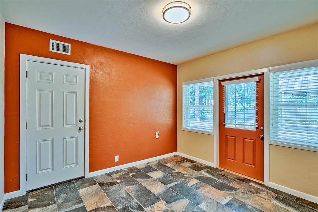 На продажу: $475,000 (4 спален, 2 ванн, 2474 Квадратных фут)