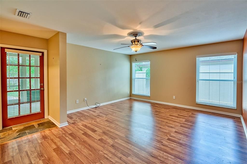 На продажу: $475,000 (4 спален, 2 ванн, 2474 Квадратных фут)