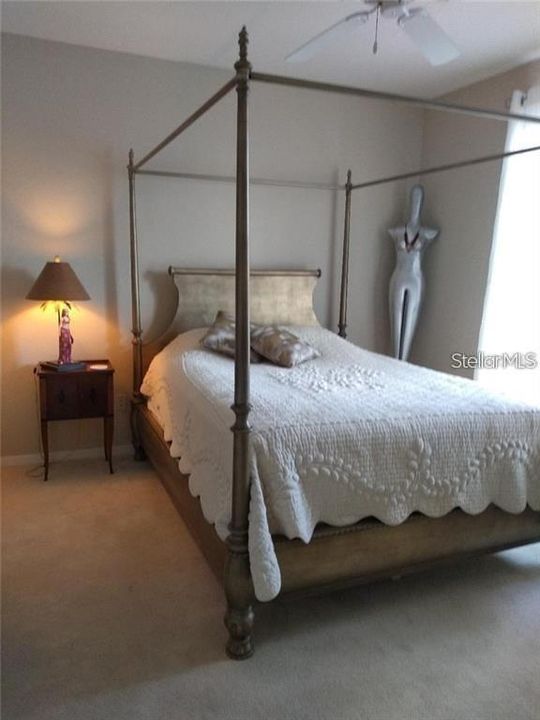 合同活跃: $1,395 (1 贝兹, 1 浴室, 949 平方英尺)