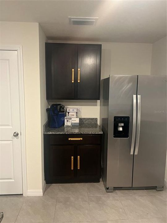 For Rent: $2,500 (4 beds, 2 baths, 2373 Square Feet)