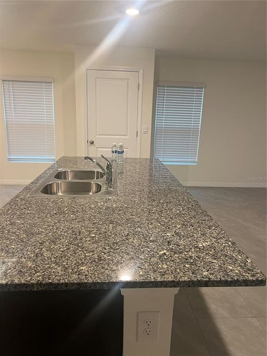 For Rent: $2,500 (4 beds, 2 baths, 2373 Square Feet)