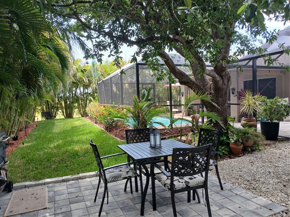 For Sale: $432,400 (3 beds, 2 baths, 1418 Square Feet)