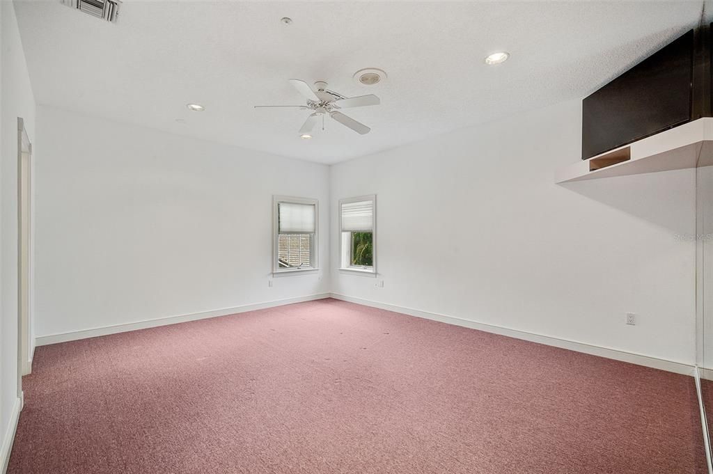 En Venta: $2,350,000 (4 camas, 6 baños, 8025 Pies cuadrados)