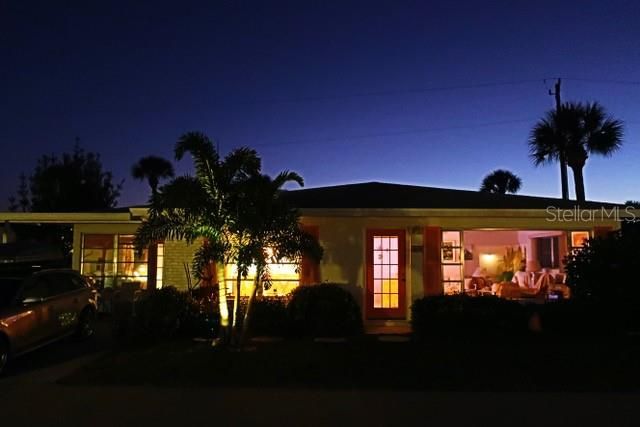 Vendido Recientemente: $275,000 (2 camas, 2 baños, 1419 Pies cuadrados)