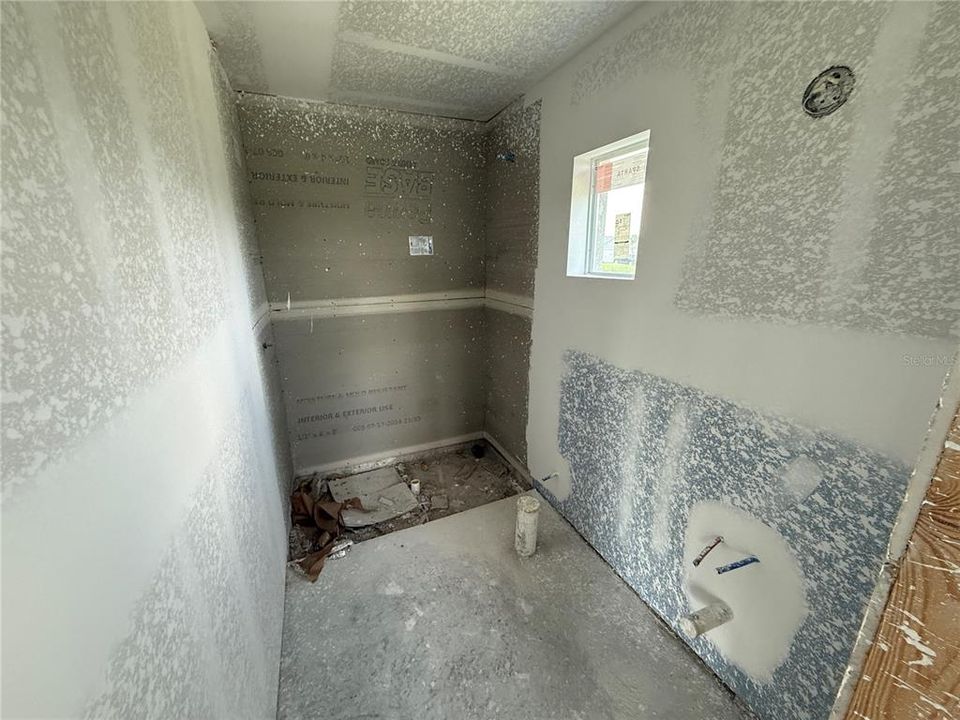 Activo con contrato: $200,000 (4 camas, 3 baños, 1683 Pies cuadrados)