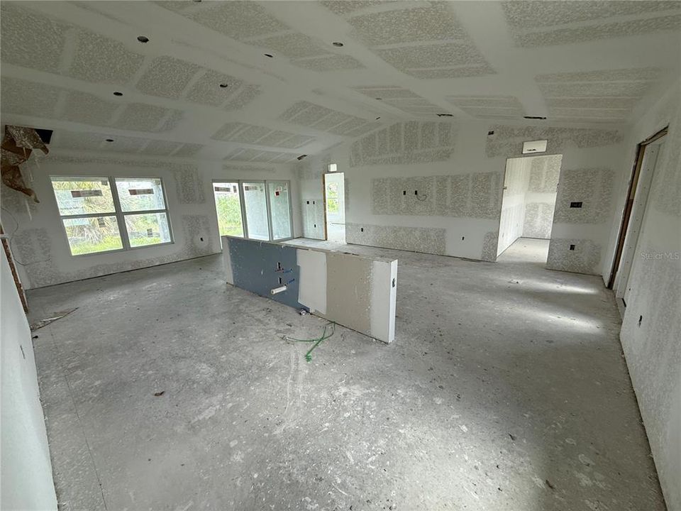 Activo con contrato: $200,000 (4 camas, 3 baños, 1683 Pies cuadrados)