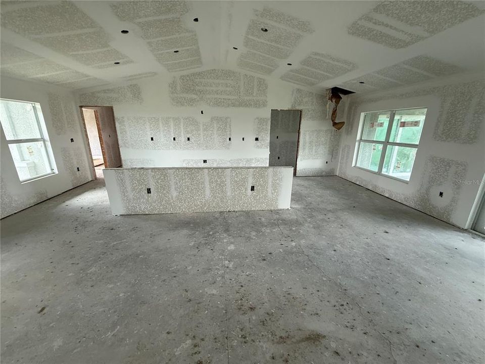 Activo con contrato: $200,000 (4 camas, 3 baños, 1683 Pies cuadrados)