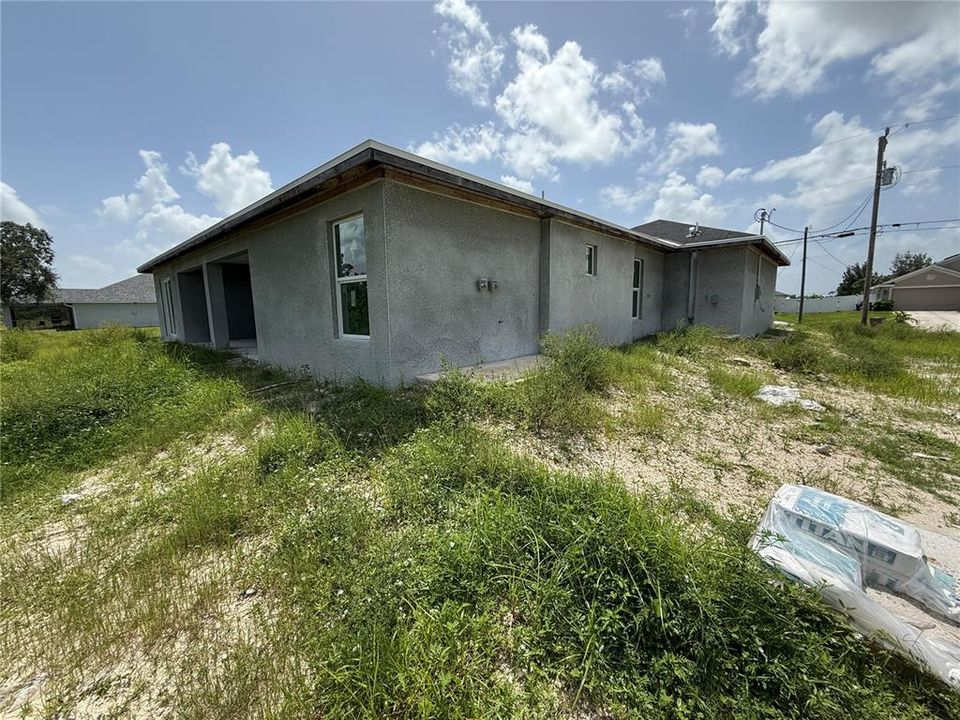 Activo con contrato: $200,000 (4 camas, 3 baños, 1683 Pies cuadrados)