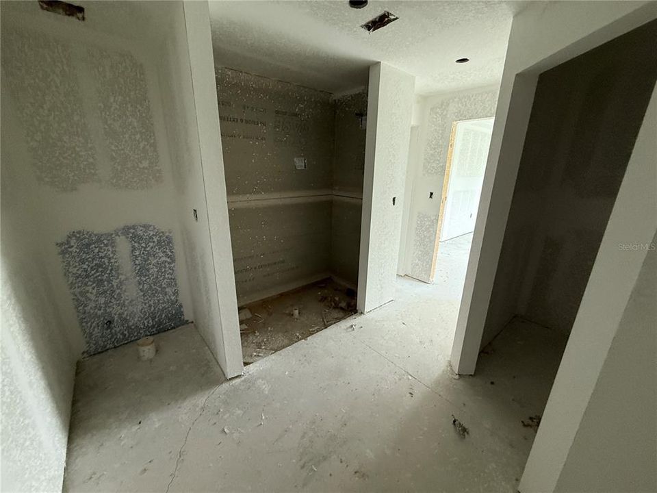 Activo con contrato: $200,000 (4 camas, 3 baños, 1683 Pies cuadrados)