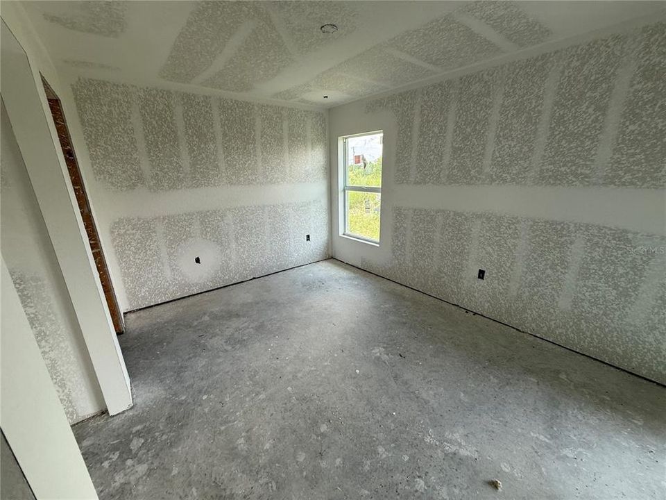 Activo con contrato: $200,000 (4 camas, 3 baños, 1683 Pies cuadrados)