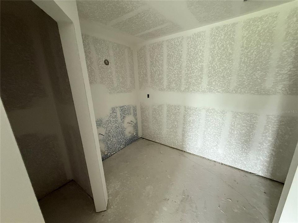 Activo con contrato: $200,000 (4 camas, 3 baños, 1683 Pies cuadrados)