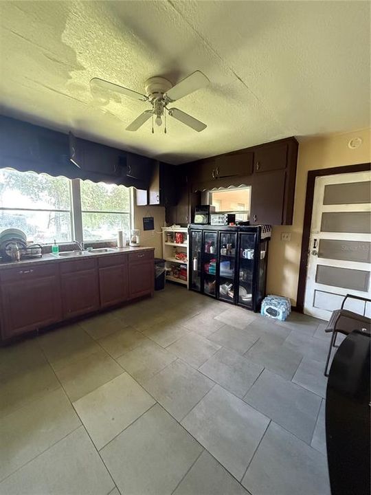 Activo con contrato: $197,000 (3 camas, 2 baños, 1385 Pies cuadrados)