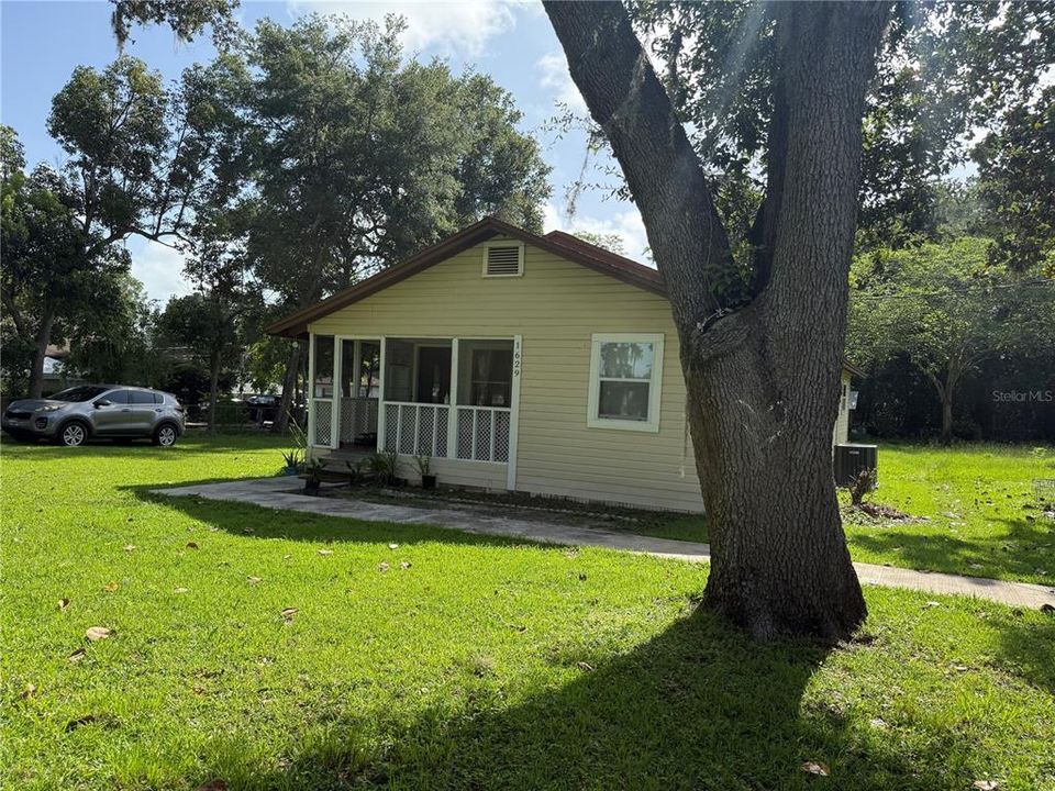 Activo con contrato: $197,000 (3 camas, 2 baños, 1385 Pies cuadrados)