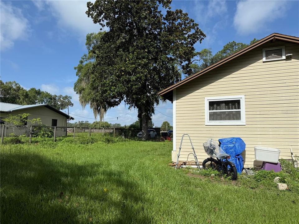 Activo con contrato: $197,000 (3 camas, 2 baños, 1385 Pies cuadrados)