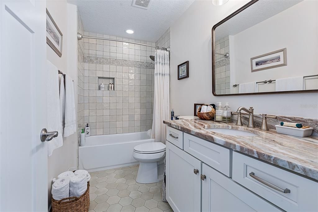 For Sale: $1,050,000 (3 beds, 2 baths, 2039 Square Feet)