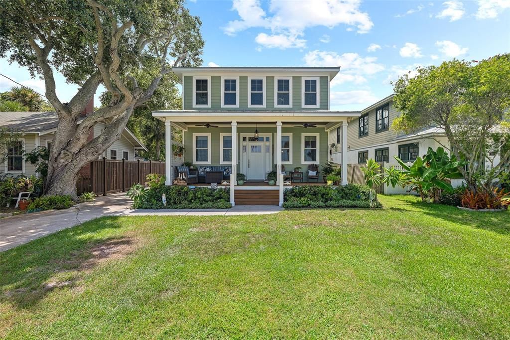 For Sale: $1,050,000 (3 beds, 2 baths, 2039 Square Feet)