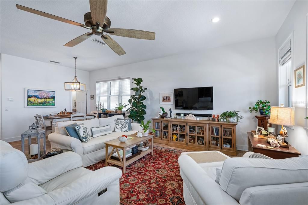 For Sale: $1,050,000 (3 beds, 2 baths, 2039 Square Feet)