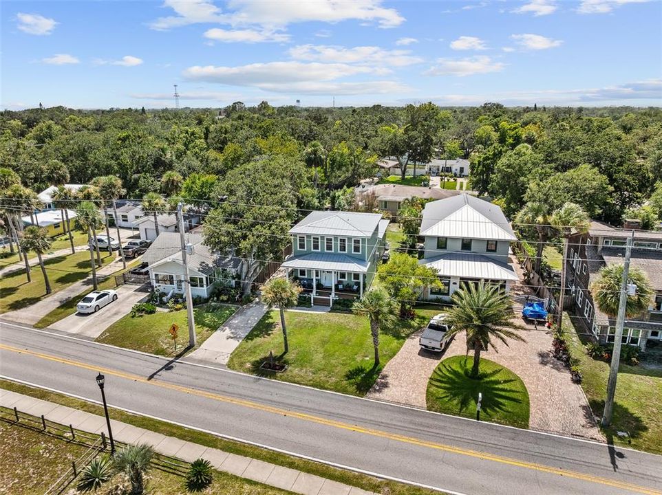 For Sale: $1,050,000 (3 beds, 2 baths, 2039 Square Feet)
