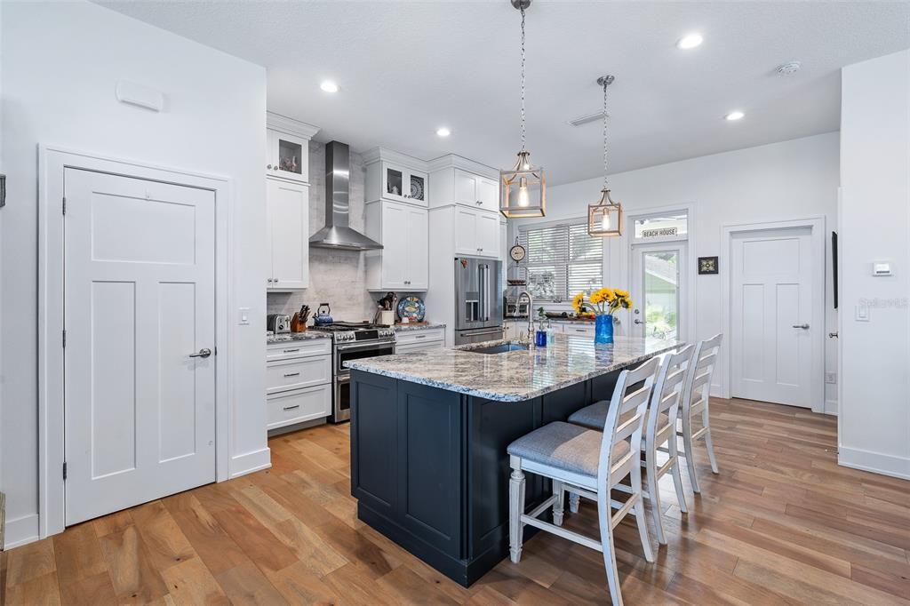 For Sale: $1,050,000 (3 beds, 2 baths, 2039 Square Feet)