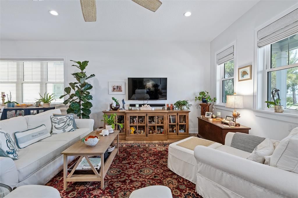 For Sale: $1,050,000 (3 beds, 2 baths, 2039 Square Feet)