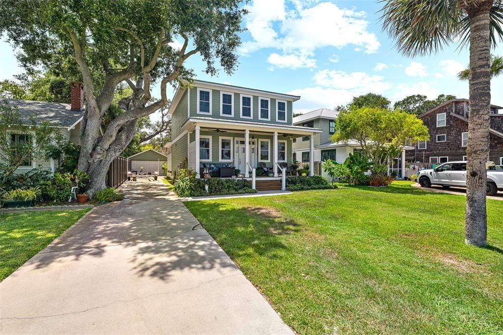 For Sale: $1,050,000 (3 beds, 2 baths, 2039 Square Feet)