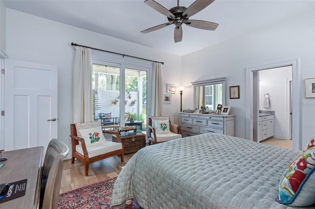 For Sale: $1,050,000 (3 beds, 2 baths, 2039 Square Feet)