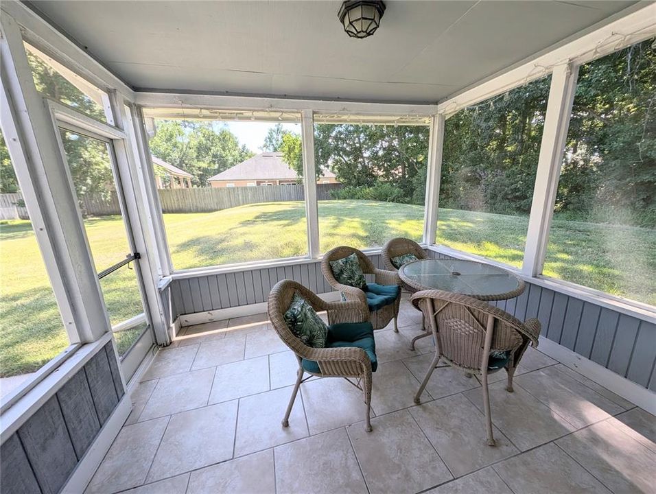 For Sale: $359,900 (3 beds, 2 baths, 1400 Square Feet)