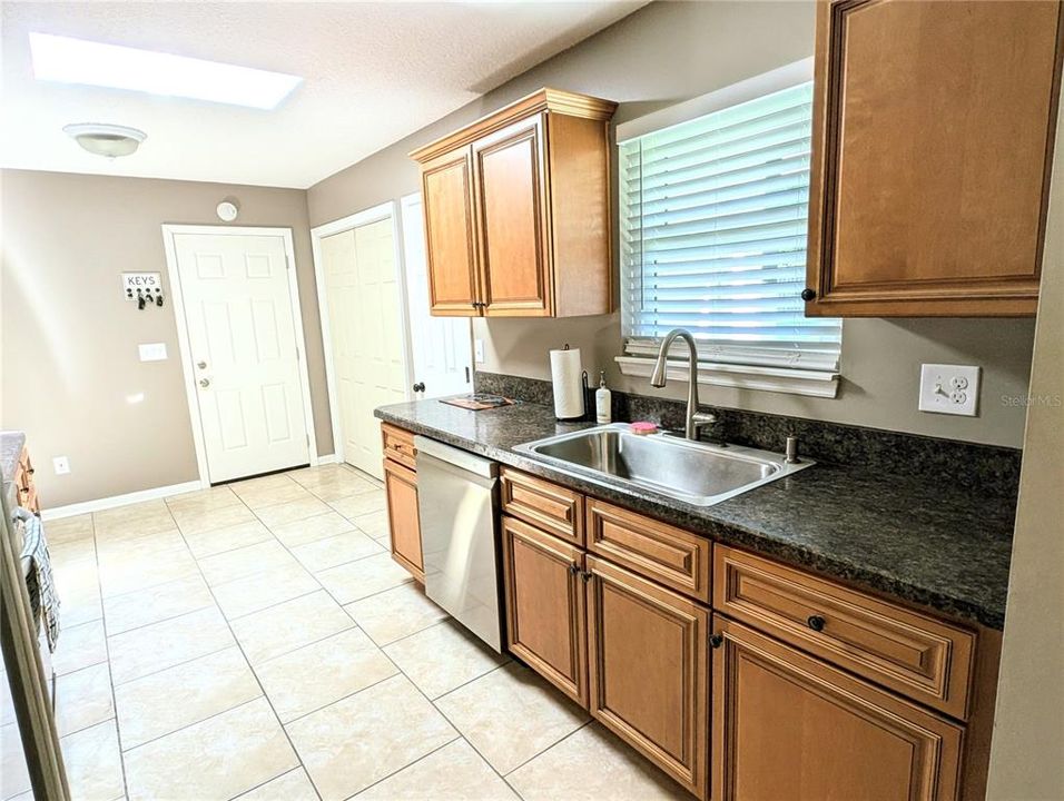 For Sale: $359,900 (3 beds, 2 baths, 1400 Square Feet)