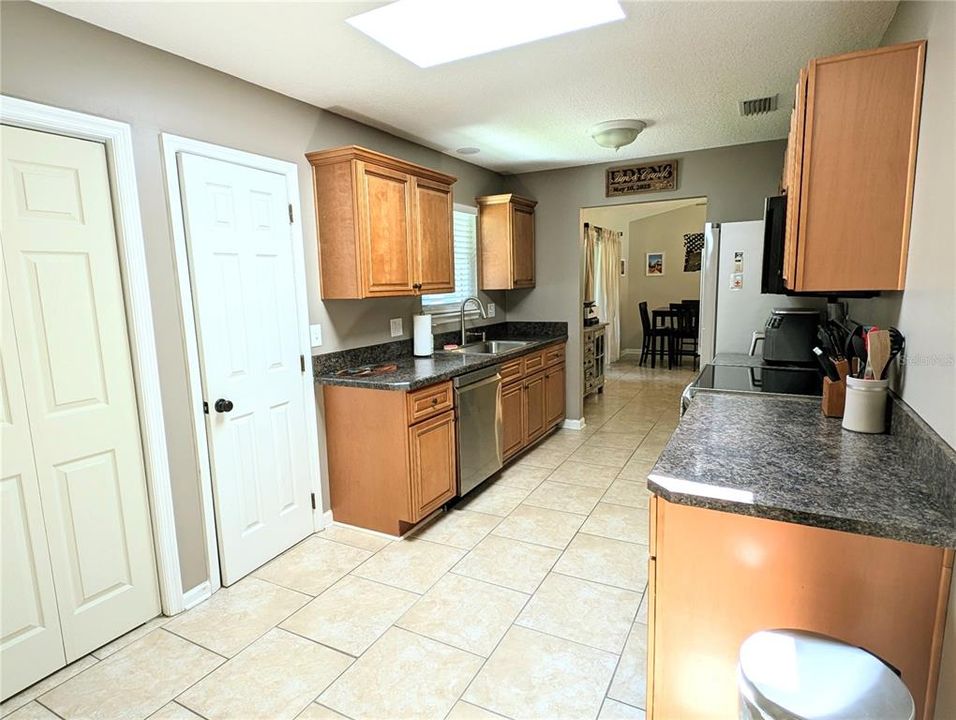 For Sale: $359,900 (3 beds, 2 baths, 1400 Square Feet)