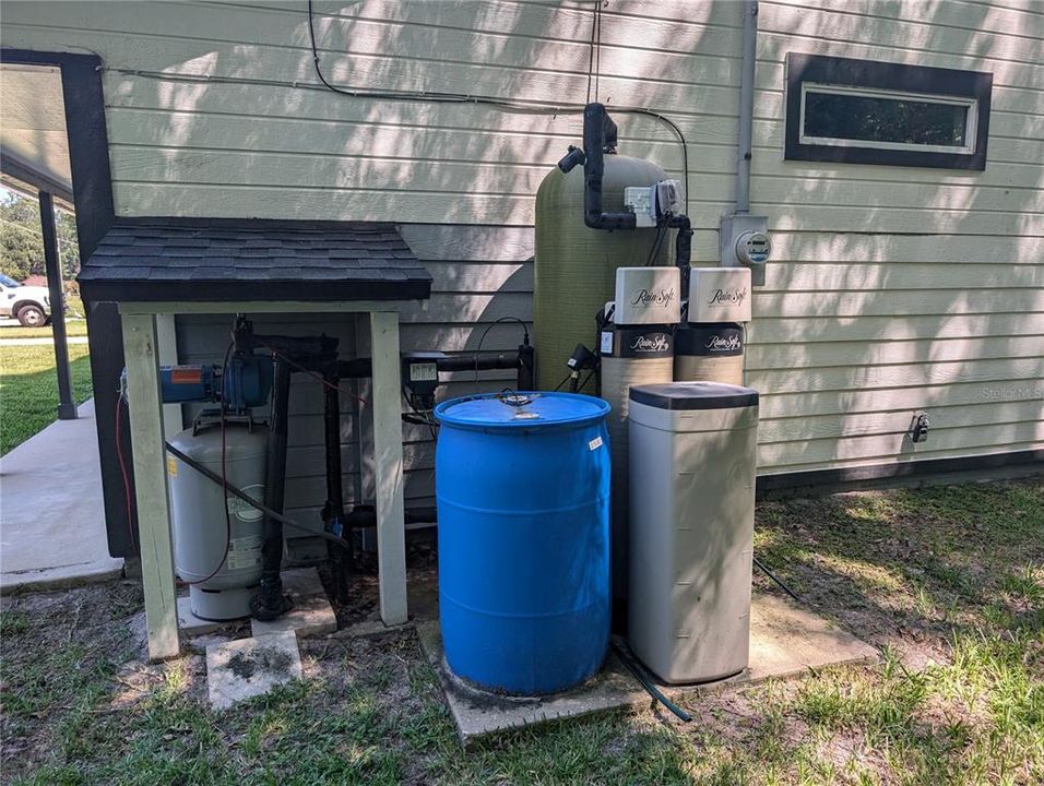 For Sale: $359,900 (3 beds, 2 baths, 1400 Square Feet)