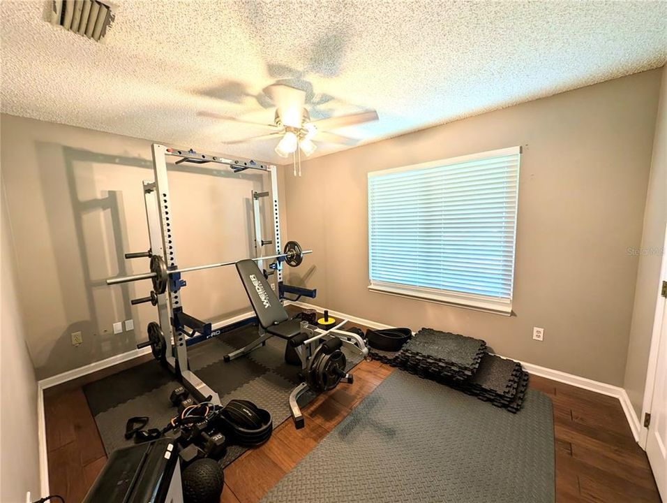 For Sale: $359,900 (3 beds, 2 baths, 1400 Square Feet)