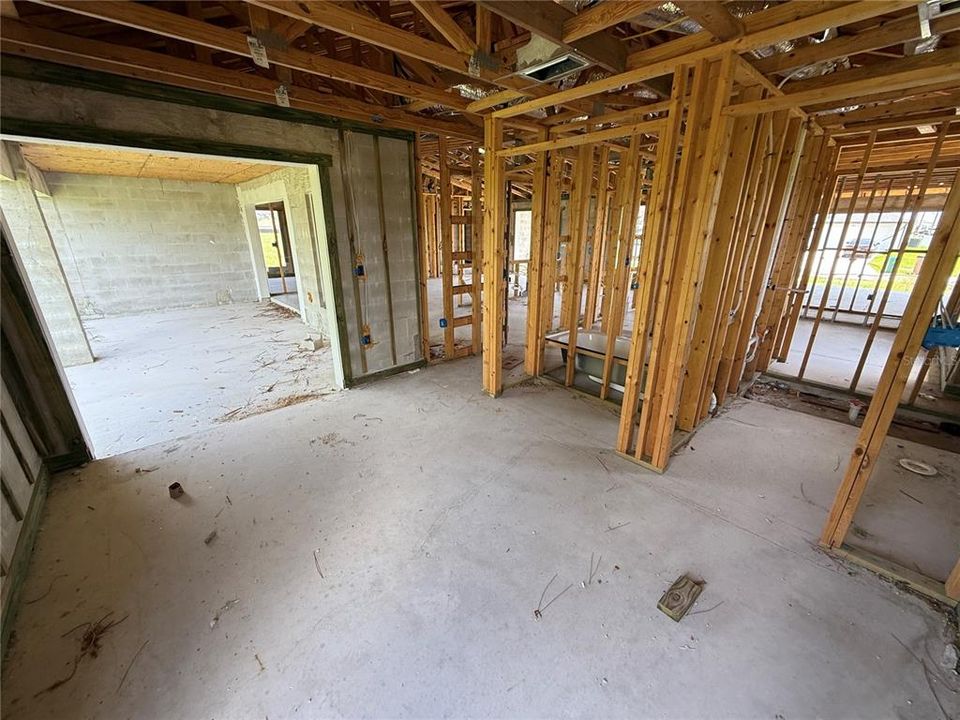 For Sale: $200,000 (4 beds, 3 baths, 1683 Square Feet)