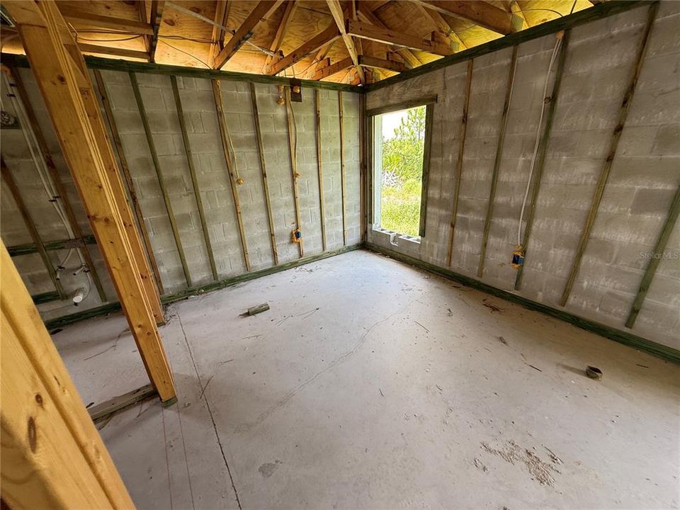 For Sale: $200,000 (4 beds, 3 baths, 1683 Square Feet)