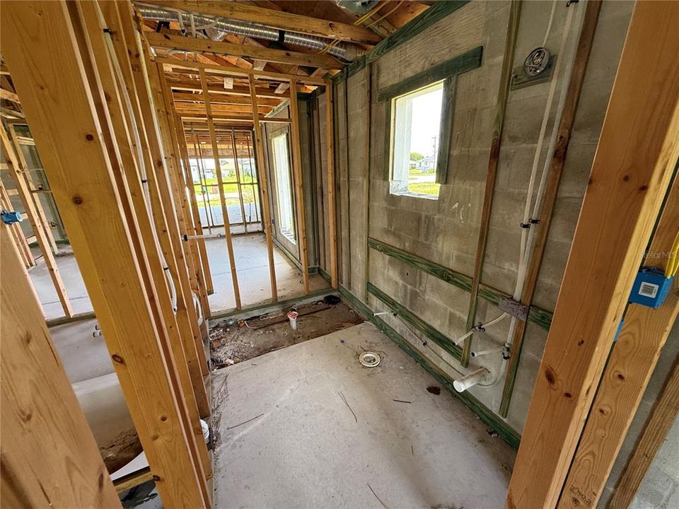 For Sale: $200,000 (4 beds, 3 baths, 1683 Square Feet)