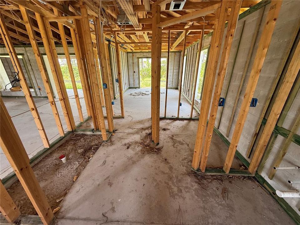 For Sale: $200,000 (4 beds, 3 baths, 1683 Square Feet)