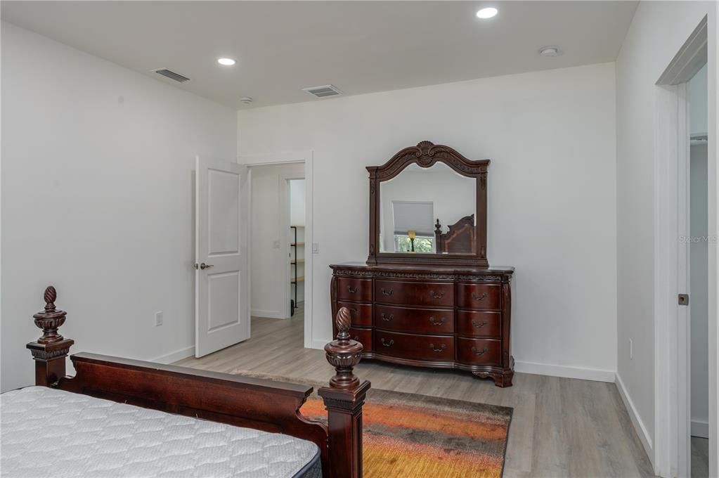 На продажу: $359,900 (3 спален, 2 ванн, 1758 Квадратных фут)