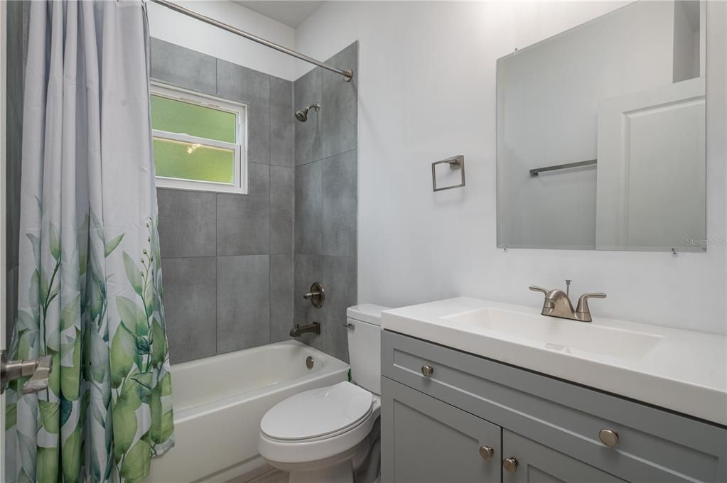 На продажу: $359,900 (3 спален, 2 ванн, 1758 Квадратных фут)