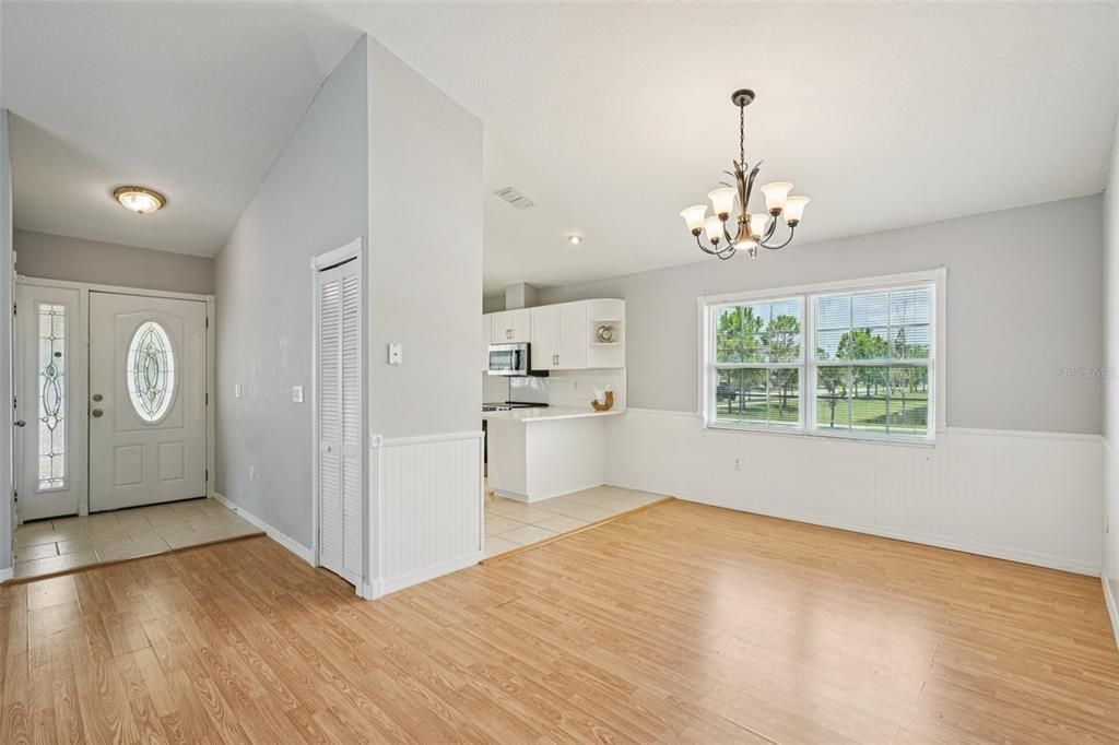 For Sale: $425,000 (3 beds, 2 baths, 1327 Square Feet)