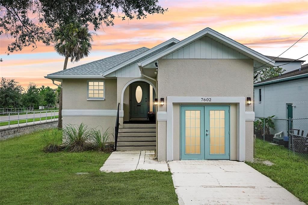 For Sale: $425,000 (3 beds, 2 baths, 1327 Square Feet)