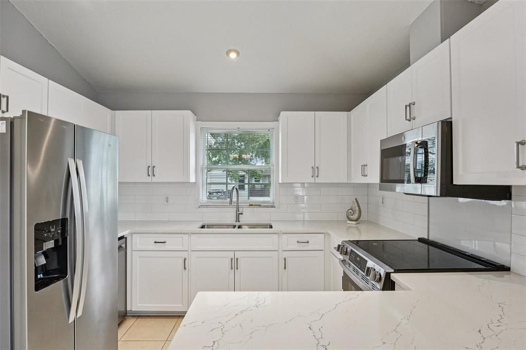 For Sale: $425,000 (3 beds, 2 baths, 1327 Square Feet)